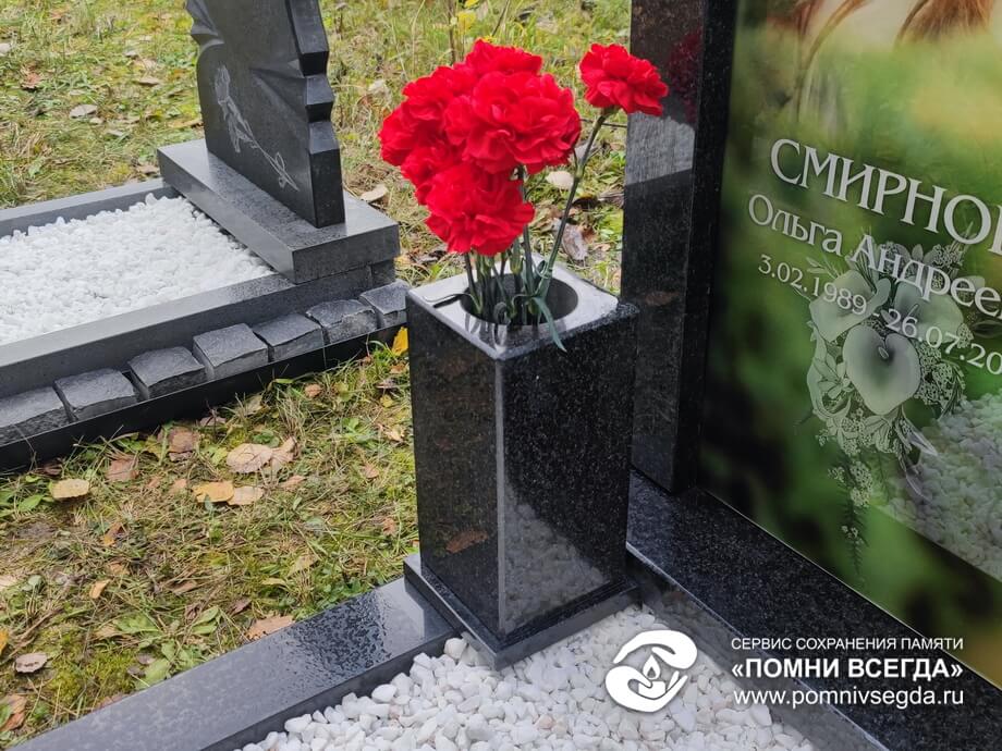 Гранитная ваза с гарантией 10лет